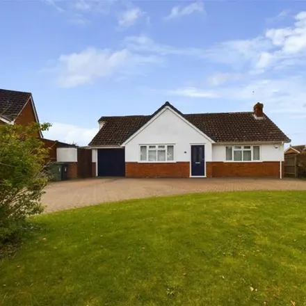 Buy this 3 bed house on Grafton Orchard in Chinnor, OX39 4DN