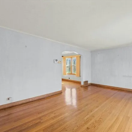 Image 4 - 400 West 99th Place, Chicago, IL 60628, USA - House for sale