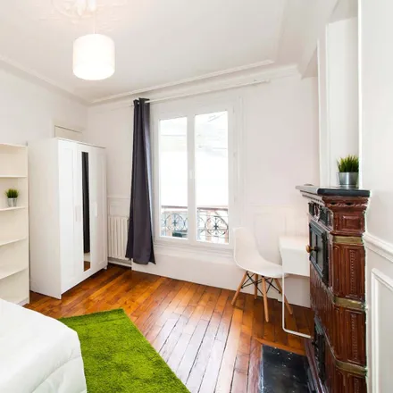 Rent this 4 bed room on 11 Rue de l'Aqueduc in 75010 Paris, France