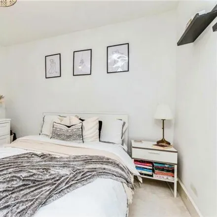 Image 7 - 61 Waddon Road, London, CR0 4LH, United Kingdom - House for sale