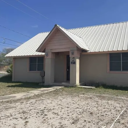 Image 2 - 182 West 15th Street, Del Rio, TX 78840, USA - House for sale