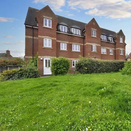 Rent this 2 bed apartment on Stanley Rise in Chelmsford, CM2 6PL
