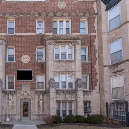 Rent this studio apartment on 4717-4719 North Beacon Street in Chicago, IL 60640
