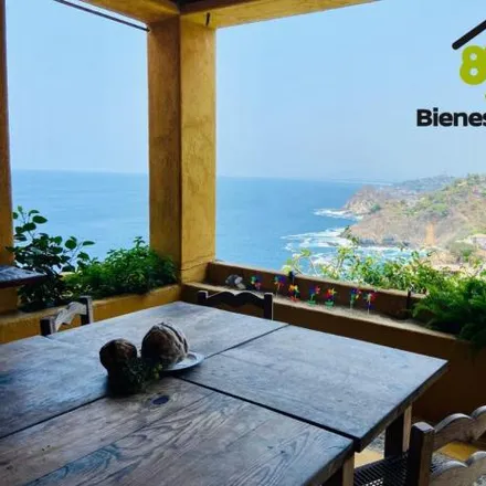 Buy this 5 bed house on Ruiz Massieu in Fraccionamiento Marbella, 39300 Acapulco