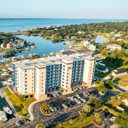 Buy this 3 bed condo on 187 Lake Avenue in Bonham Heights, Morehead City