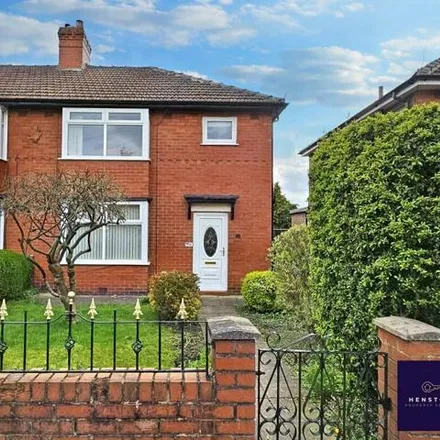 Buy this 3 bed duplex on Hillside Close in Manchester, M40 9PQ