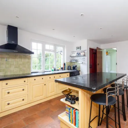 Image 3 - The Downsway, London, SM2 5RE, United Kingdom - House for sale