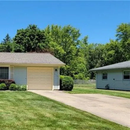 Buy this 3 bed house on 660 Pierce Drive in Boardman, OH 44511