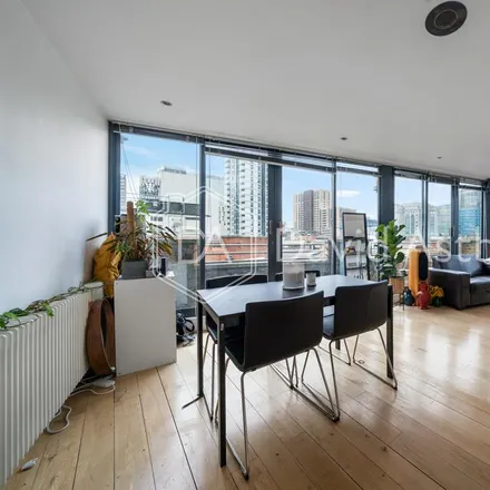 Image 2 - Saxon House, 56 Commercial Street, Spitalfields, London, E1 6RW, United Kingdom - Apartment for rent