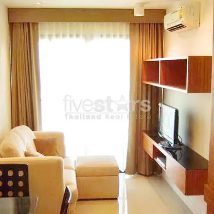 Rent this 1 bed apartment on Krung Thon Buri Road in Khlong San District, 10600