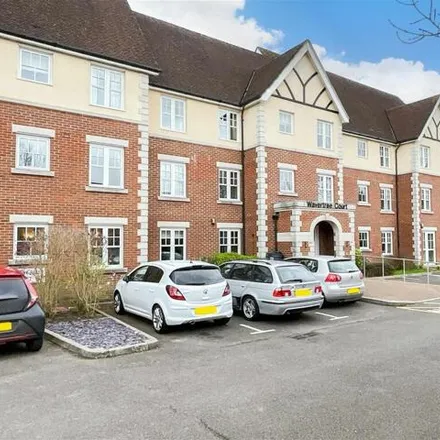 Buy this 1 bed apartment on Lechford Road in Horley, RH6 7NB