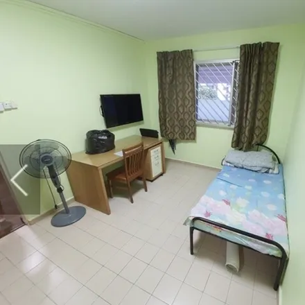Rent this 1 bed room on 258 Bukit Batok East Avenue 4 in Gombak View, Singapore 650258