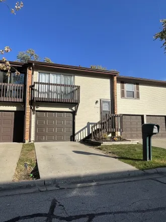 Rent this 3 bed townhouse on 272 Old Elm Drive in Bolingbrook, IL 60440