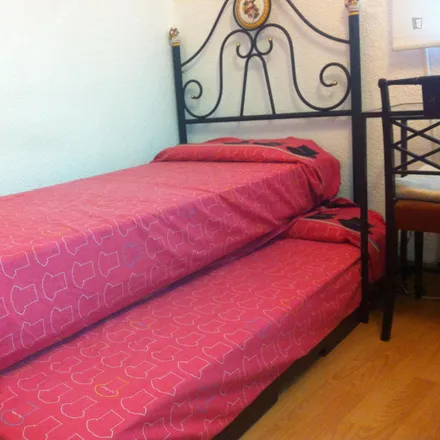 Rent this 3 bed room on Madrid in Calle de Escosura, 6