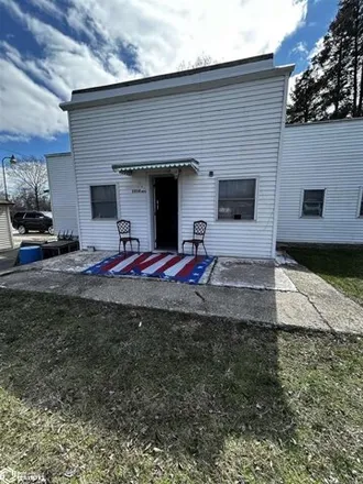 Image 2 - Fort Madison Veterinary Clinic, Old Highway 61, Fort Madison, IA 52627, USA - House for sale