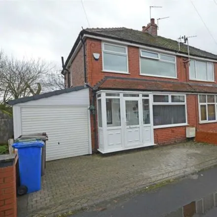 Buy this 3 bed duplex on Brendon Drive in Audenshaw, M34 5RN
