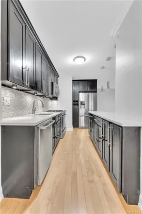 Image 3 - 5900 Arlington Avenue, New York, NY 10471, USA - Apartment for rent