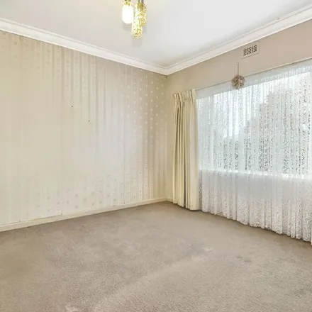 Image 7 - Cambridge Street, Wendouree VIC 3355, Australia - Apartment for rent