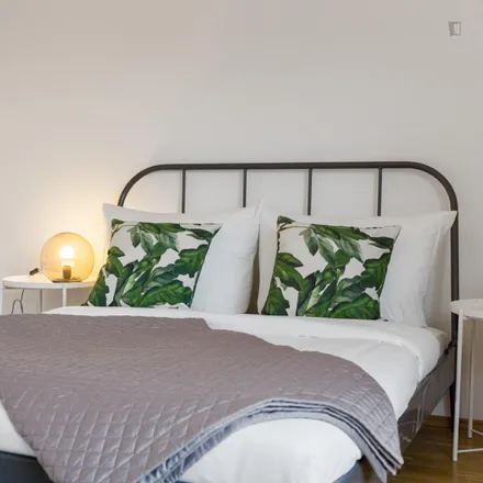 Rent this 4 bed room on Kollwitzstraße 12 in 10405 Berlin, Germany