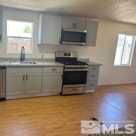 Image 3 - 900 Green Valley Drive, Fernley, NV 89408, USA - Apartment for sale