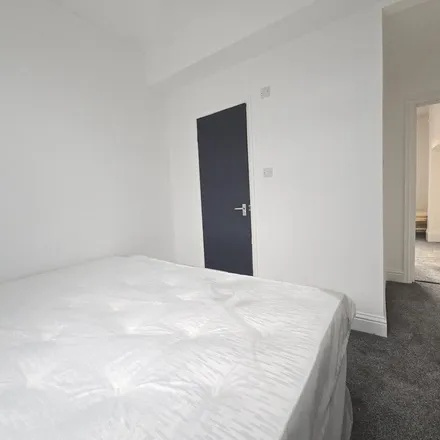 Image 6 - Boston Park Road, London, TW8 9JG, United Kingdom - Apartment for rent