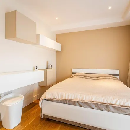 Rent this 1 bed apartment on 26 Knaresborough Drive in London, SW18 4UT