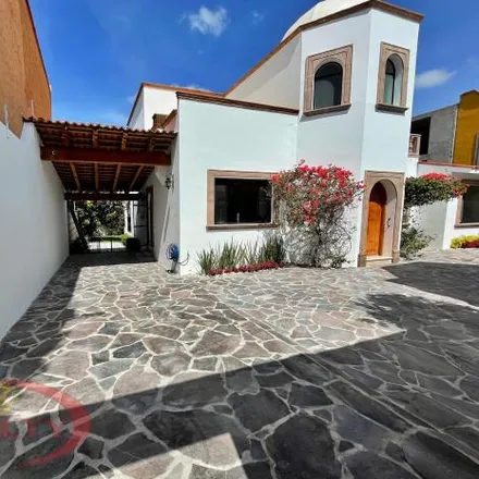 Rent this 5 bed house on Calle del Centenario in Los Huizachez, 37797
