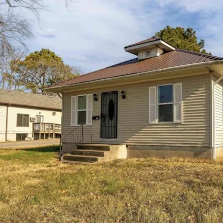 Buy this 3 bed house on 216 East Cypress Street in Herrin, IL 62948