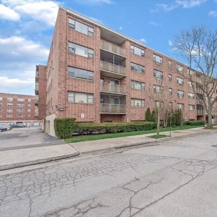 Buy this studio apartment on 100 Clinton Avenue in Village of Mineola, NY 11501