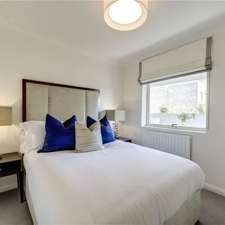 Rent this 2 bed townhouse on 155-167 Fulham Road in London, SW3 6SN