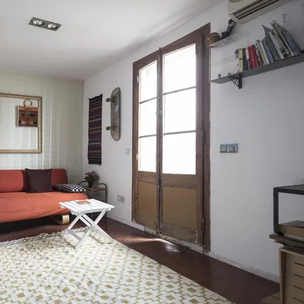 Rent this 1 bed apartment on Carrer de Sant Vicenç in 22, 08001 Barcelona