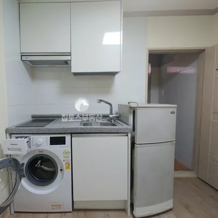 Image 5 - 서울특별시 서초구 반포동 704-16 - Apartment for rent
