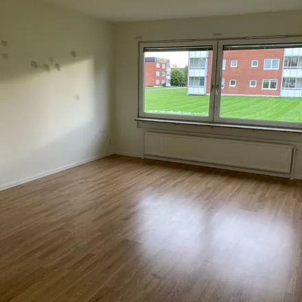 Rent this 3 bed apartment on Stensikagatan in 522 37 Tidaholm, Sweden