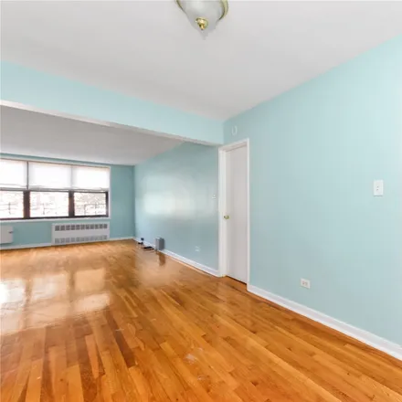 Image 4 - 1571 East 55th Street, New York, NY 11234, USA - Condo for sale