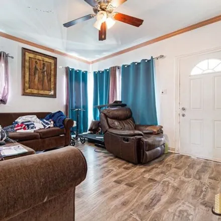 Image 9 - 1726 W 60th St, Los Angeles, California, 90047 - House for sale