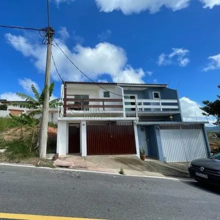 Rent this 3 bed house on Rua Padre Pedro Jové Casas in Macaé - RJ, 27931-039