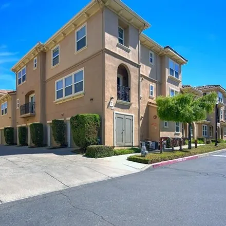 Buy this 1 bed condo on Hawkview Drive in Sacramento, CA 95835