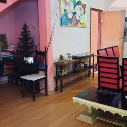 Buy this 4 bed house on Rua Benedita Pires da Silveira in Ernani, Londrina - PR