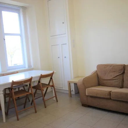 Rent this 3 bed apartment on Whitecrook Street in Clydebank, G81 1QW