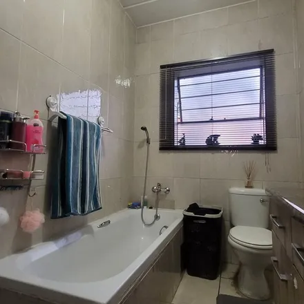 Image 6 - Vaalbos Street, Ekurhuleni Ward 94, Gauteng, 3521, South Africa - Apartment for rent