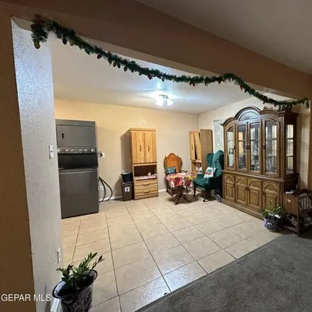 Image 3 - 11559 Philip Drive, Friedman Estates Number 1 Colonia, Socorro, TX 79927, USA - House for sale