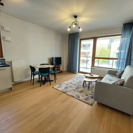 Rent this 2 bed apartment on Instytut Chemii Fizycznej i Organicznej in Ludwiki, 01-226 Warsaw