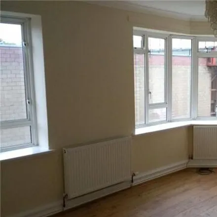 Image 2 - J. McInness, Titchfield Street, Kilmarnock, KA1 1QY, United Kingdom - Apartment for sale