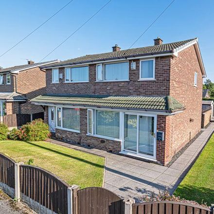 Rent this 3 bed house on Windscale Road in Longbarn, Warrington