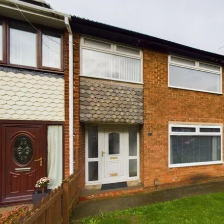 Rent this 3 bed townhouse on Grosmont Road in Redcar and Cleveland, TS6 8HN