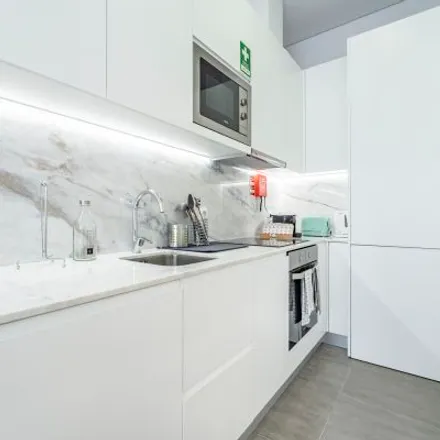 Image 4 - Tecidarte, Rua Formosa, 4000-250 Porto, Portugal - Apartment for rent