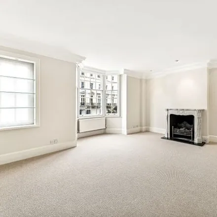 Rent this 4 bed townhouse on 30 Oakley Street in London, SW3 5NN