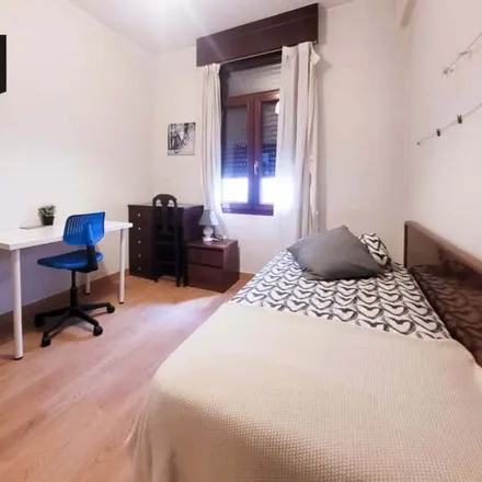 Image 2 - Masajes Joaquin, Calle Blas de Otero / Blas de Otero kalea, 48014 Bilbao, Spain - Room for rent