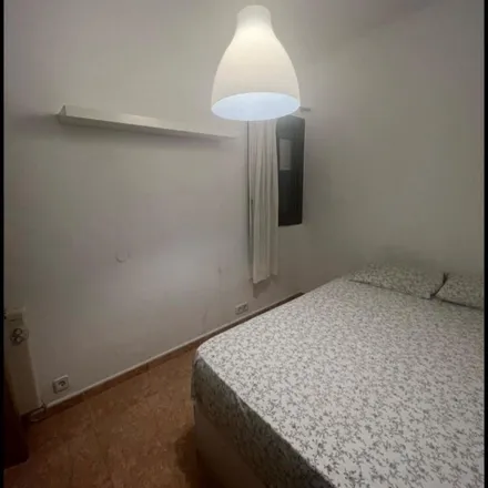 Rent this 3 bed apartment on Institut Escola el Molí in Carrer del Poeta Masifern, 08001 Barcelona