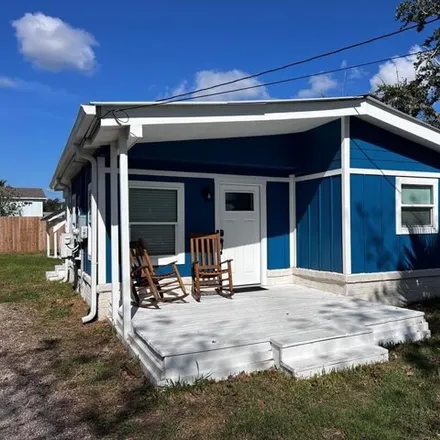 Buy this 1 bed house on 1551 South Doughty Street in Aransas County, TX 78382